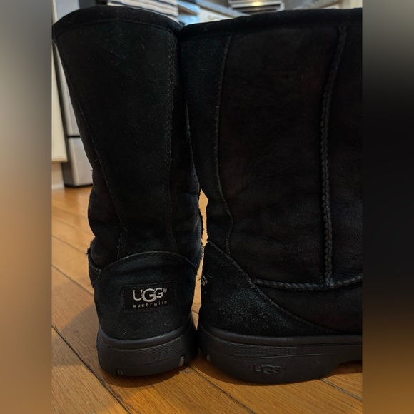 UGG Women's Ultimate Short Boots Black Size 10 - Picture 6 of 11